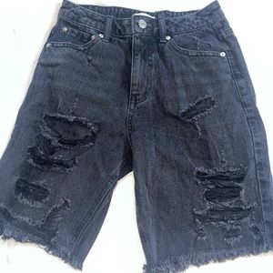 Forever 21 Jean ripped black shorts!